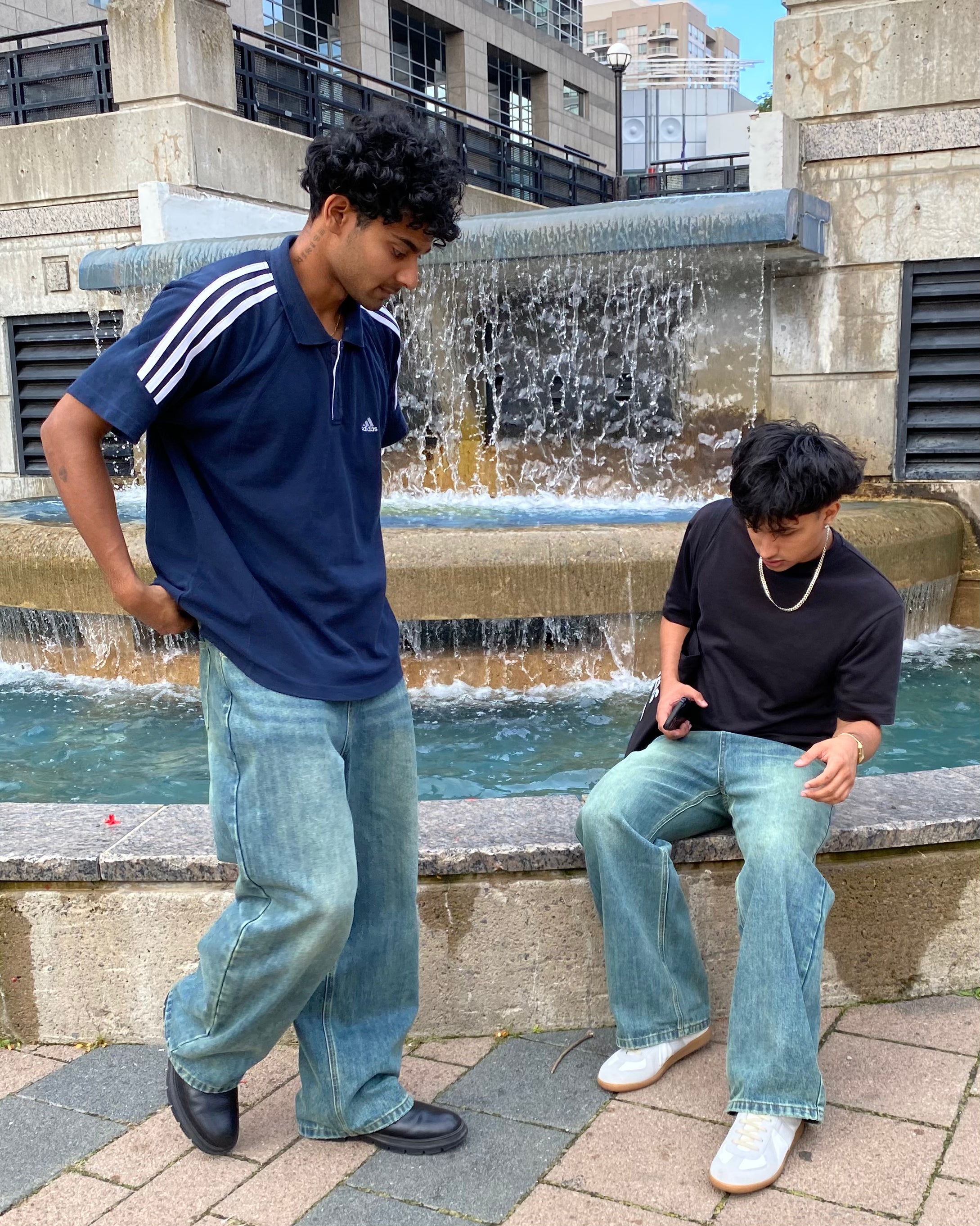 Distressed Denim Jeans V1